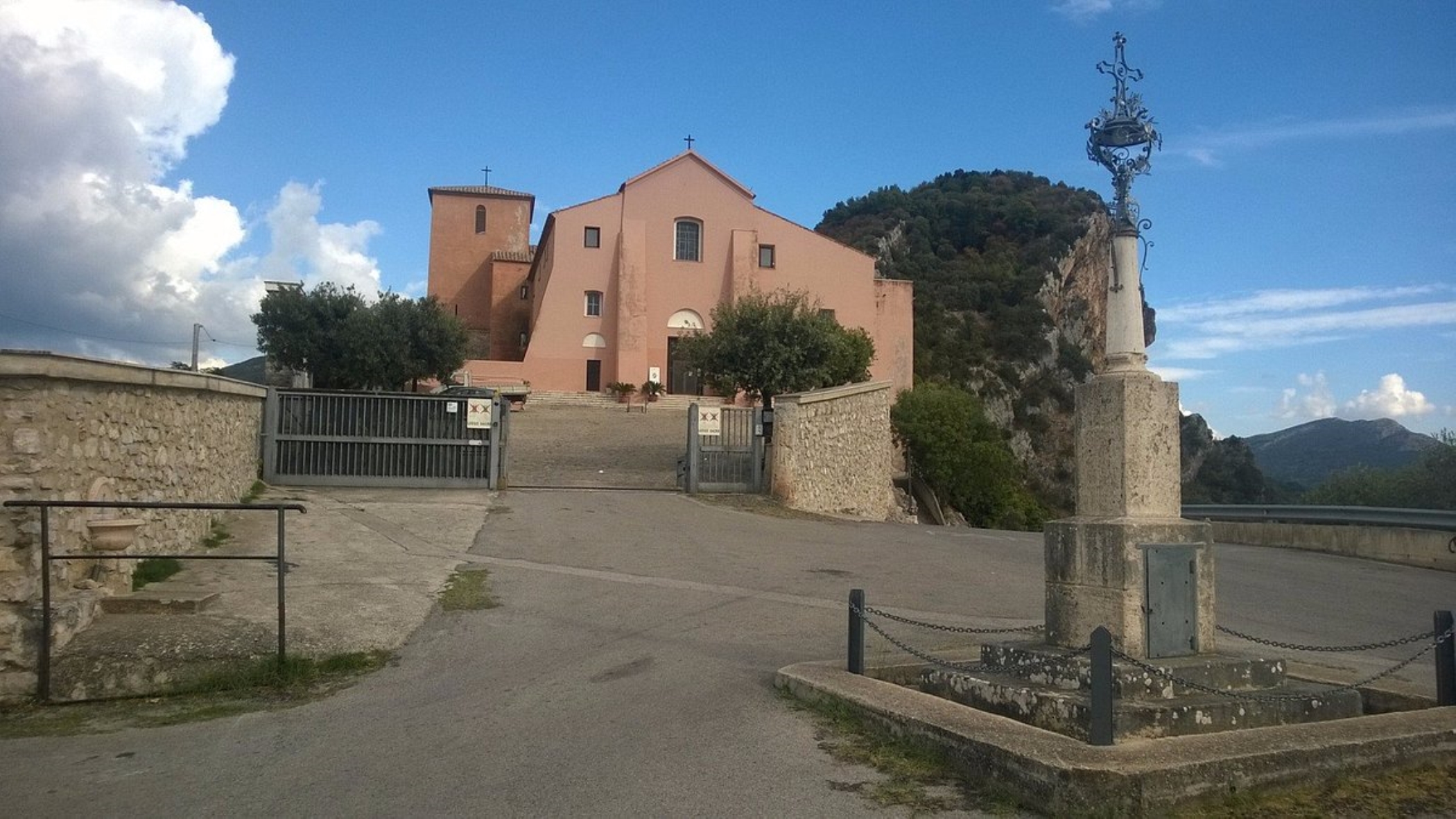 Scopri il Santuario della Madonna del Granato a Paestum